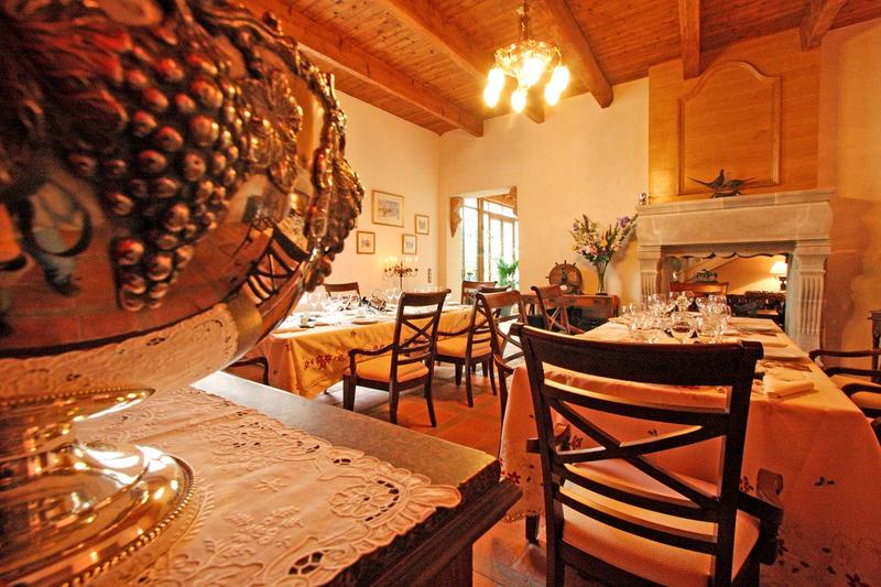 Maison ancienne - 360 m² - 6 pièces