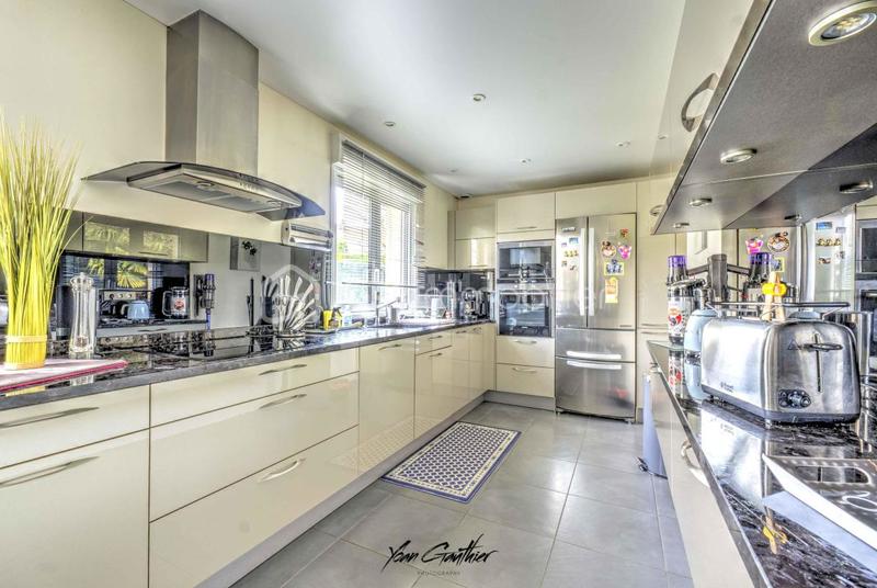 Maison - 110 m² - 5 pièces