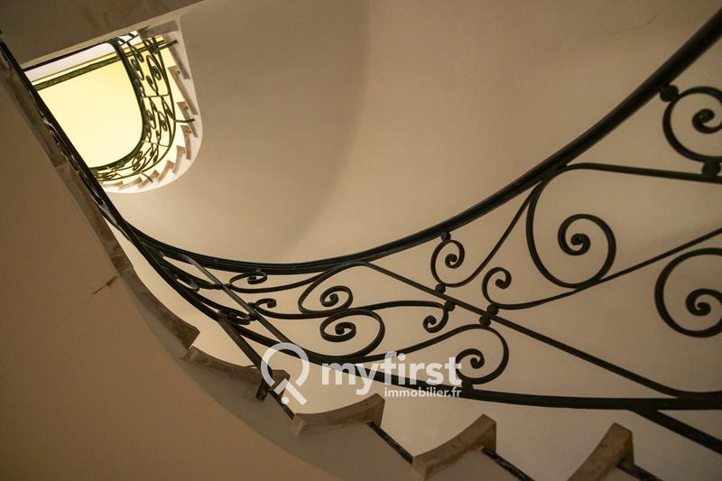 Maison - 270 m² - 8 pièces