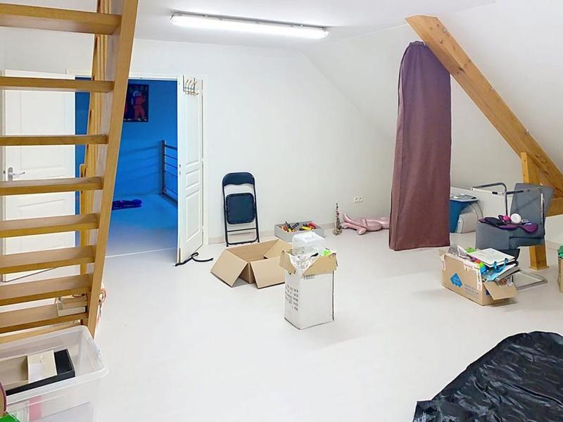 Maison - 325 m² - 11 pièces