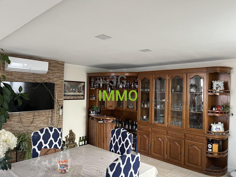 Maison - 223 m² - 8 pièces