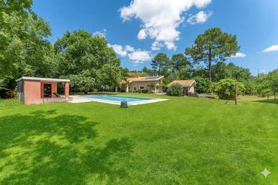 Villa - 218 m² - 7 pièces