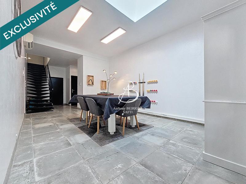 Maison - 240 m² - 8 pièces