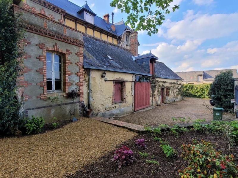 Maison - 240 m² - 10 pièces