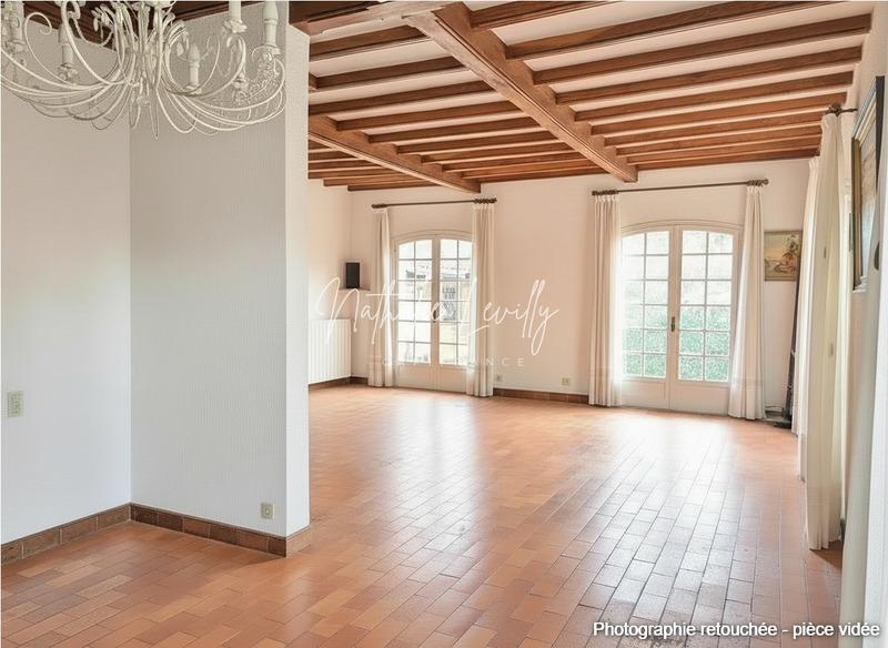 Maison - 211 m² - 7 pièces