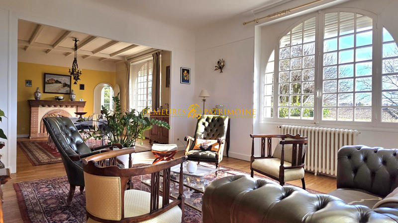 Maison - 202 m² - 6 pièces