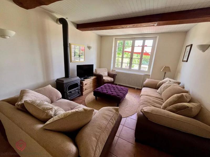 Propriété - 420 m² - 12 pièces