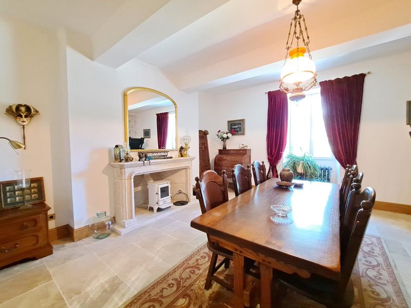 Maison - 432 m² - 10 pièces