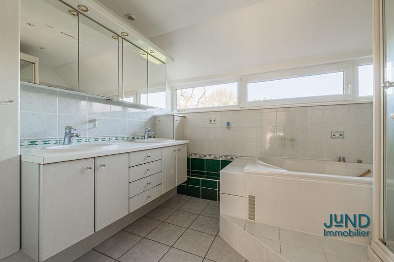 Maison ancienne - 183 m² - 6 pièces