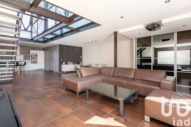 Loft - 136 m² - 4 pièces