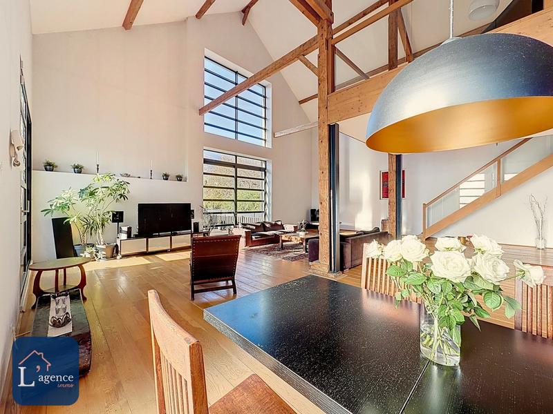 Maison contemporaine - 607 m² - 9 pièces