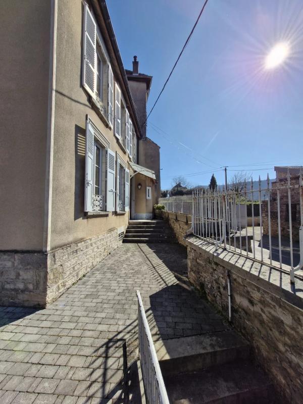 Maison de ville - 200 m² - 8 pièces