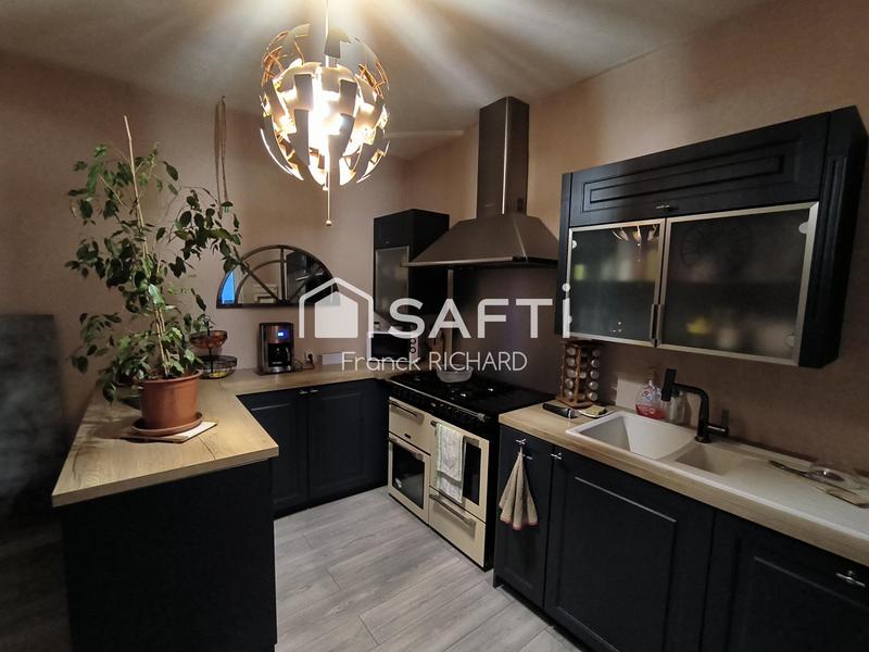 Maison - 100 m² - 5 pièces