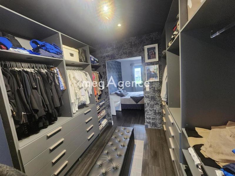 Maison - 180 m² - 5 pièces