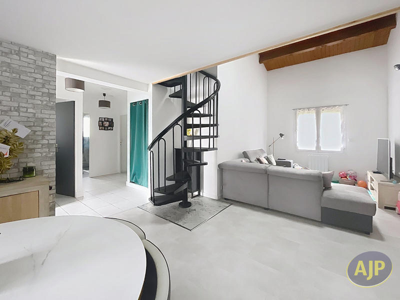 Maison - 106 m² - 6 pièces