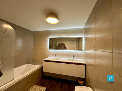 Appartement - 80 m² - 4 pièces