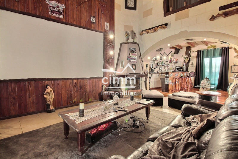 Maison ancienne - 260 m² - 6 pièces