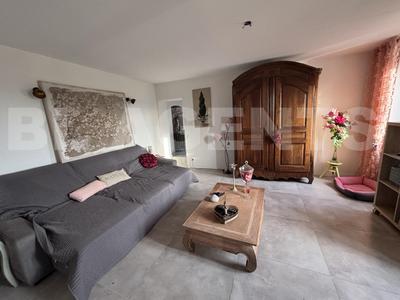 Maison - 222 m² - 7 pièces