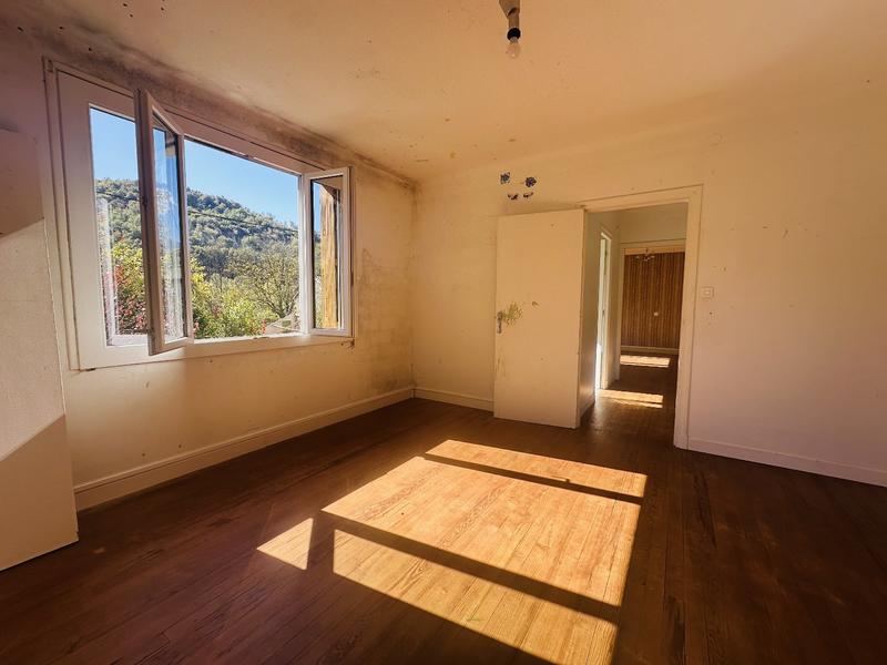 Maison - 93 m² - 4 pièces