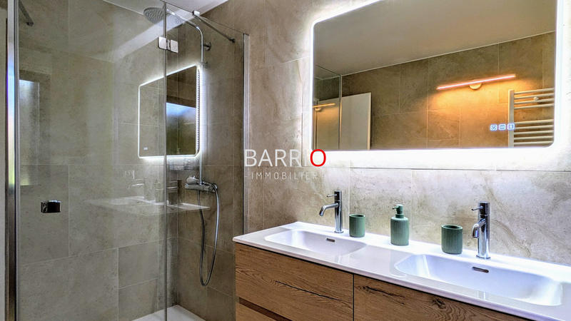 Villa - 280 m² - 9 pièces