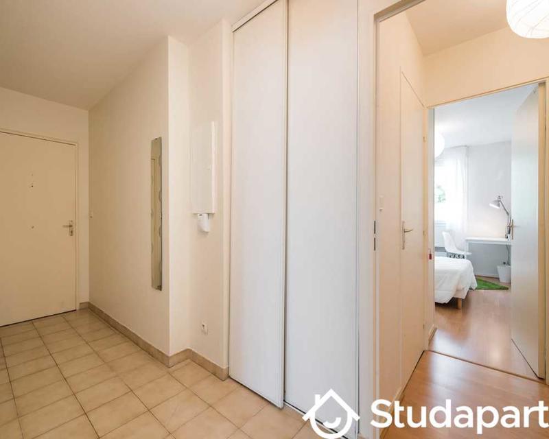 Chambre - 80 m² - 1 pièce