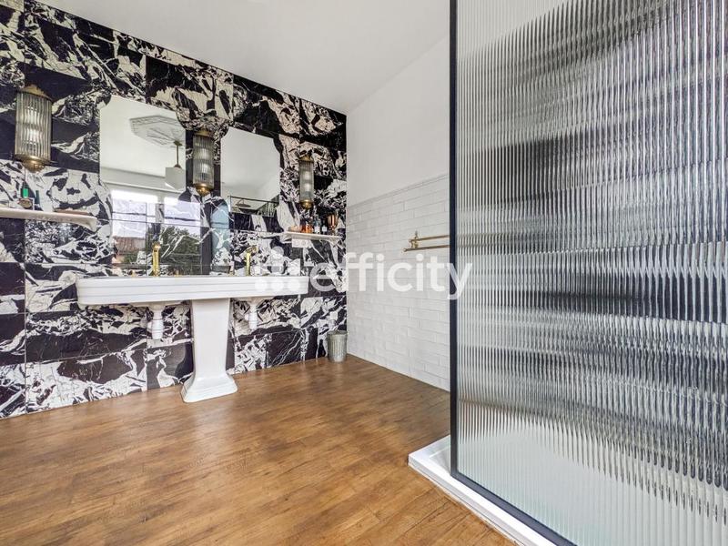 Maison - 170 m² - 8 pièces