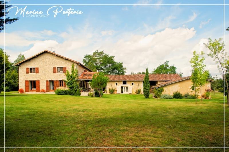 Maison en pierre - 235 m² - 5 pièces