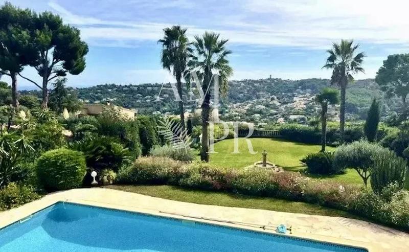 Villa - 251 m² - 7 pièces