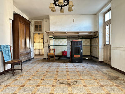 Maison - 203 m² - 9 pièces