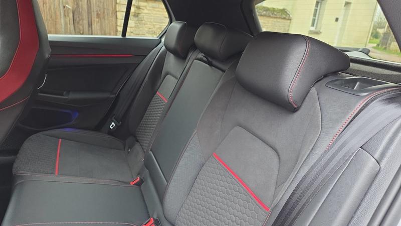 Volkswagen Golf GTi VIII 2.0 Tsi 300 Dsg7 Club Sport