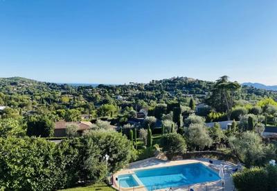 Maison - 350 m² - 8 pièces