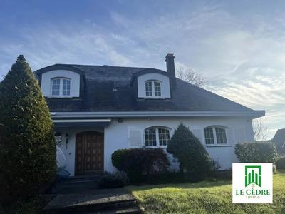 Maison - 200 m² - 5 pièces