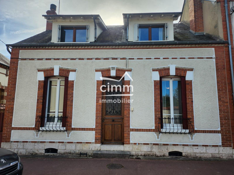 Maison traditionnelle - 109 m² - 5 pièces