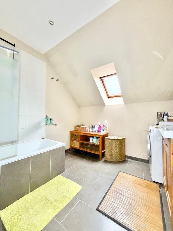 Maison - 94 m² - 5 pièces