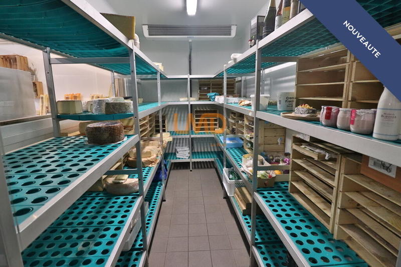 Local commercial - 80 m² - 4 pièces