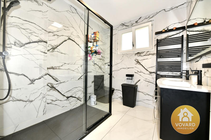 Maison - 156 m² - 9 pièces