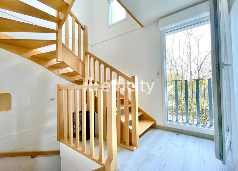 Maison - 95 m² - 5 pièces