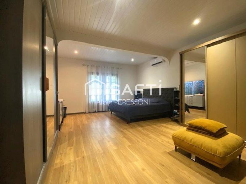 Maison - 155 m² - 5 pièces