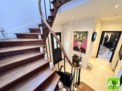 Appartement - 93 m² - 3 pièces