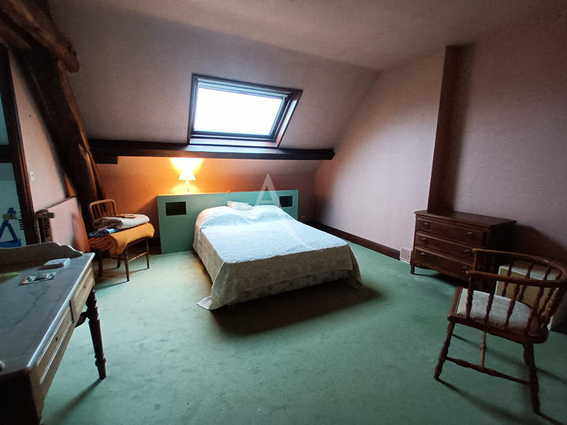 Maison - 250 m² - 6 pièces