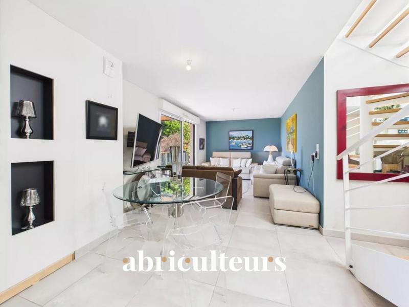 Appartement - 80 m² - 3 pièces