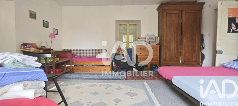 Maison - 228 m² - 7 pièces