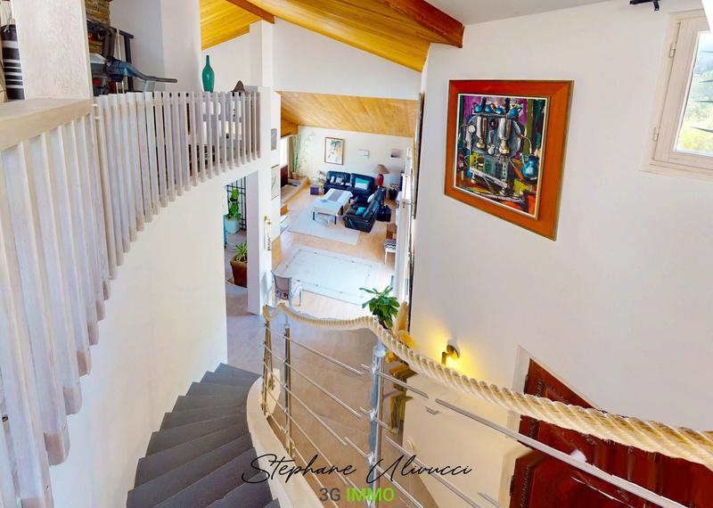 Maison d'architecte - 263 m² - 9 pièces