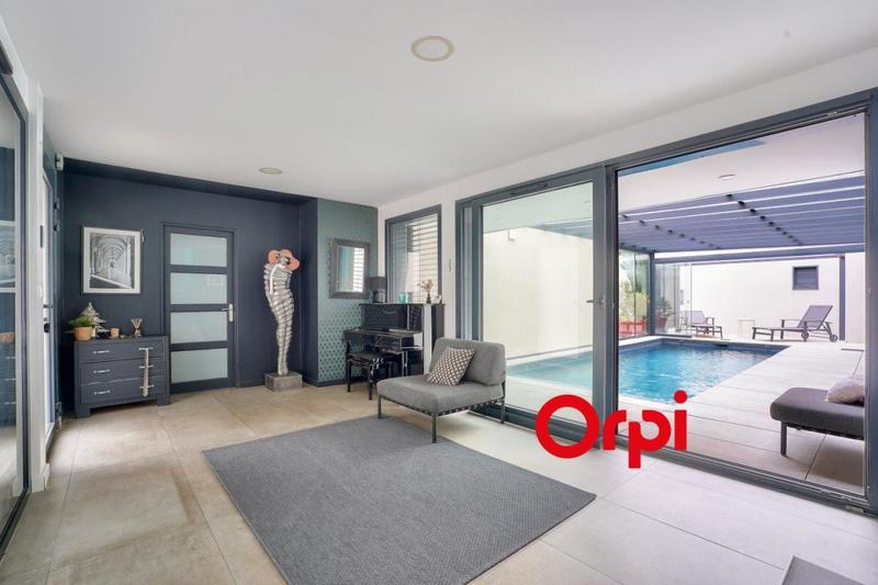 Maison - 319 m² - 6 pièces