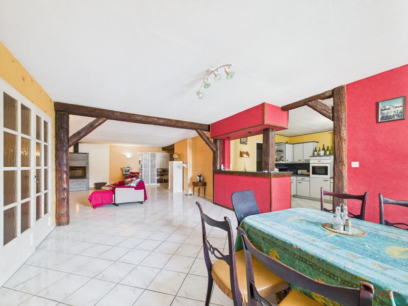 Propriété - 320 m² - 8 pièces