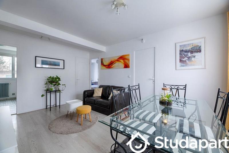 Chambre - 11 m² - 1 pièce