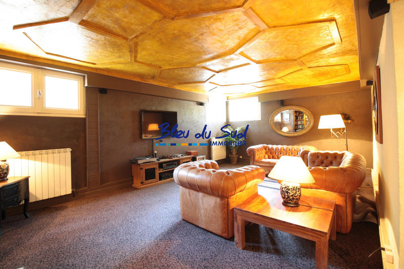 Villa - 275 m² - 7 pièces