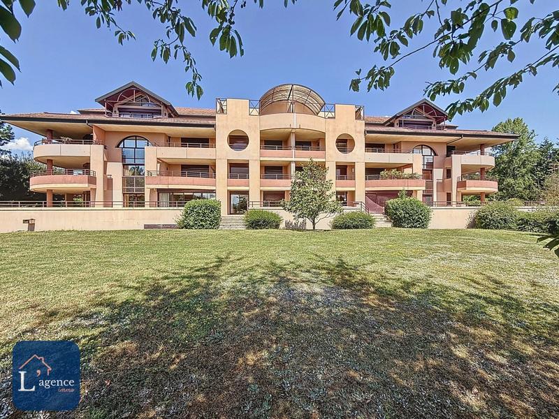 Appartement - 349 m² - 6 pièces