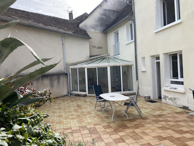 Maison - 176 m² - 8 pièces