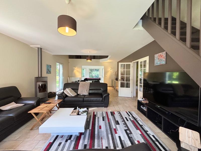 Maison - 195 m² - 7 pièces